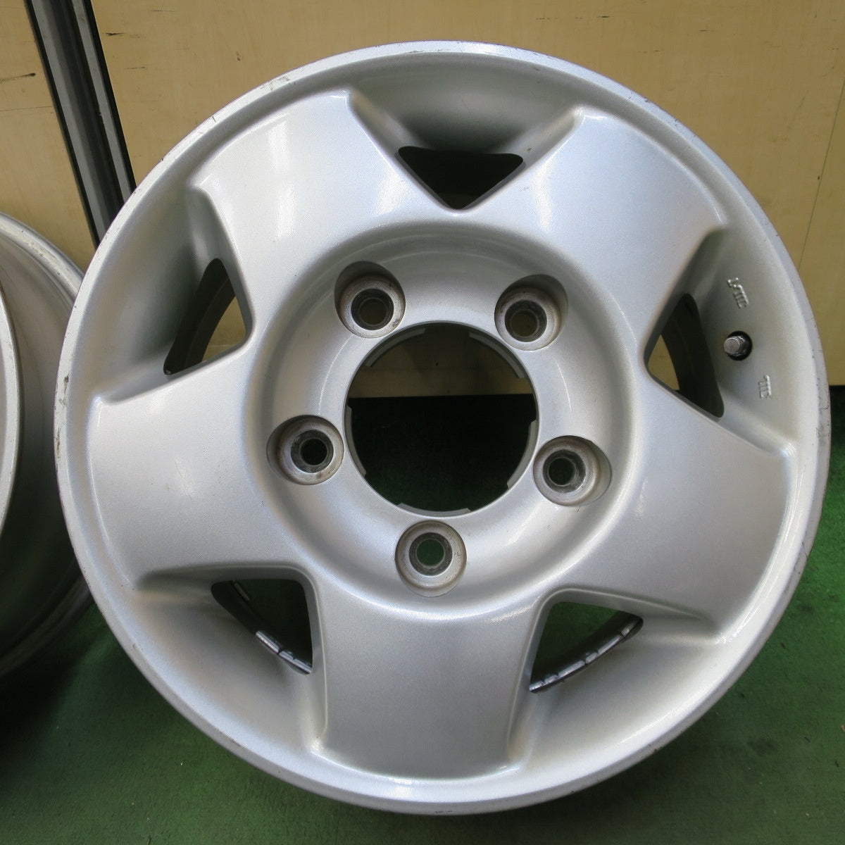 4本価格★ランドローバー 等 BRADLEY V ブラッドレー 16インチ ホイール 16×7JJ PCD165.1/5H★6072402NGホ