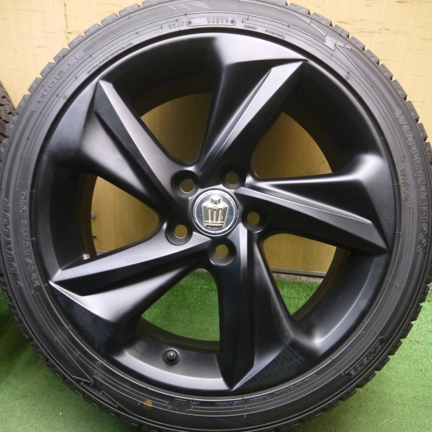 *送料無料* バリ溝！9.5分★トヨタ 220系 クラウン RS 純正 225/45R18 スタッドレス ダンロップ ウインターマックス WM02 PCD114.3/5H★4061009Hス