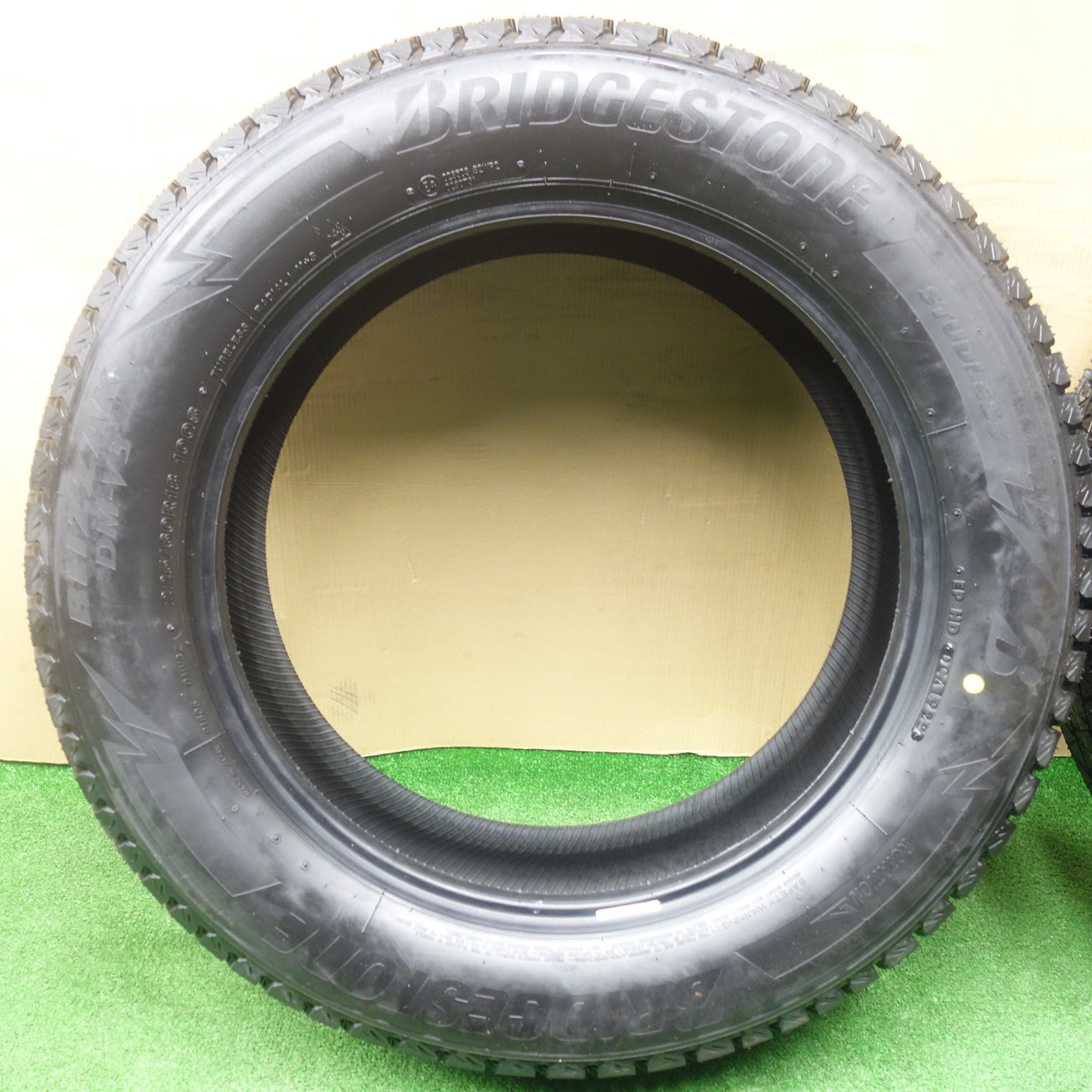 未使用！25年★スタッドレス 225/60R18 ブリヂストン ブリザック DM-V3 タイヤ 18インチ レクサス NX ハリアー RAV4 等★6011203KTスタ