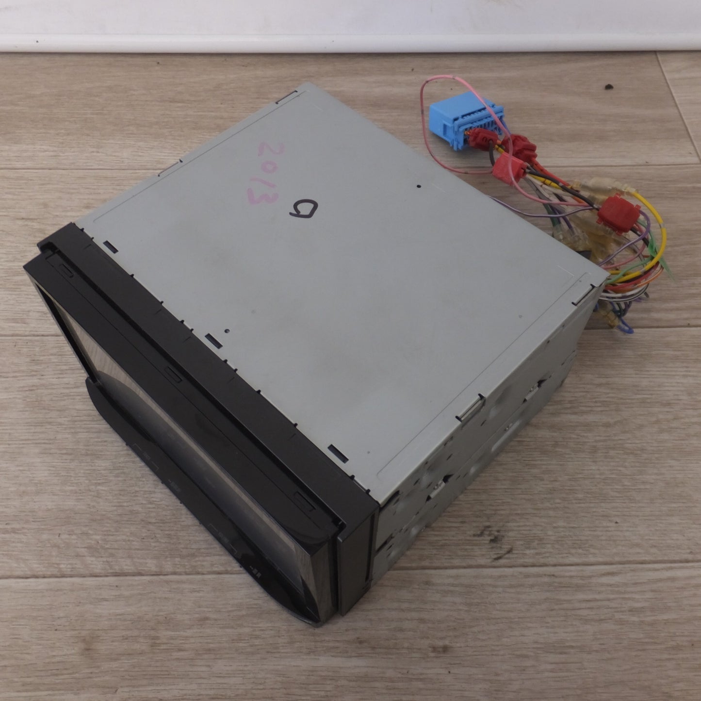 [送料無料] ★カロッツェリア carrozeria AV一体型メモリーナビゲーション 楽ナビ AVIC-MRZ02(26)★