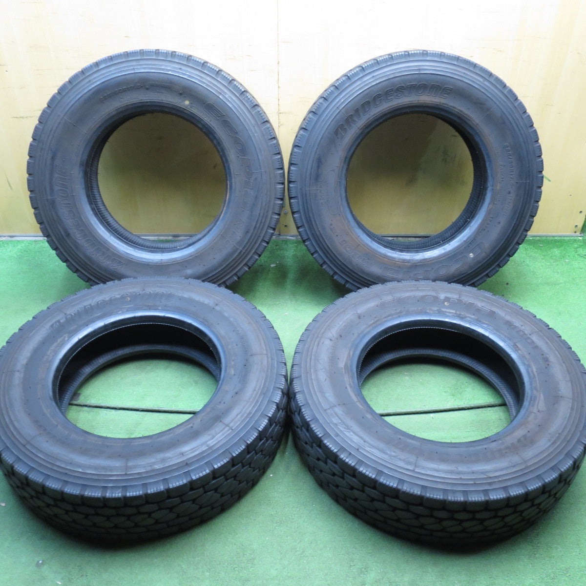 *送料無料* バリ溝！22年！9.5分★トラック タイヤ 225/80R17.5 123/122L ブリヂストン エコピア M801Ⅱ ミックス 17.5インチ★4033004KKスタ