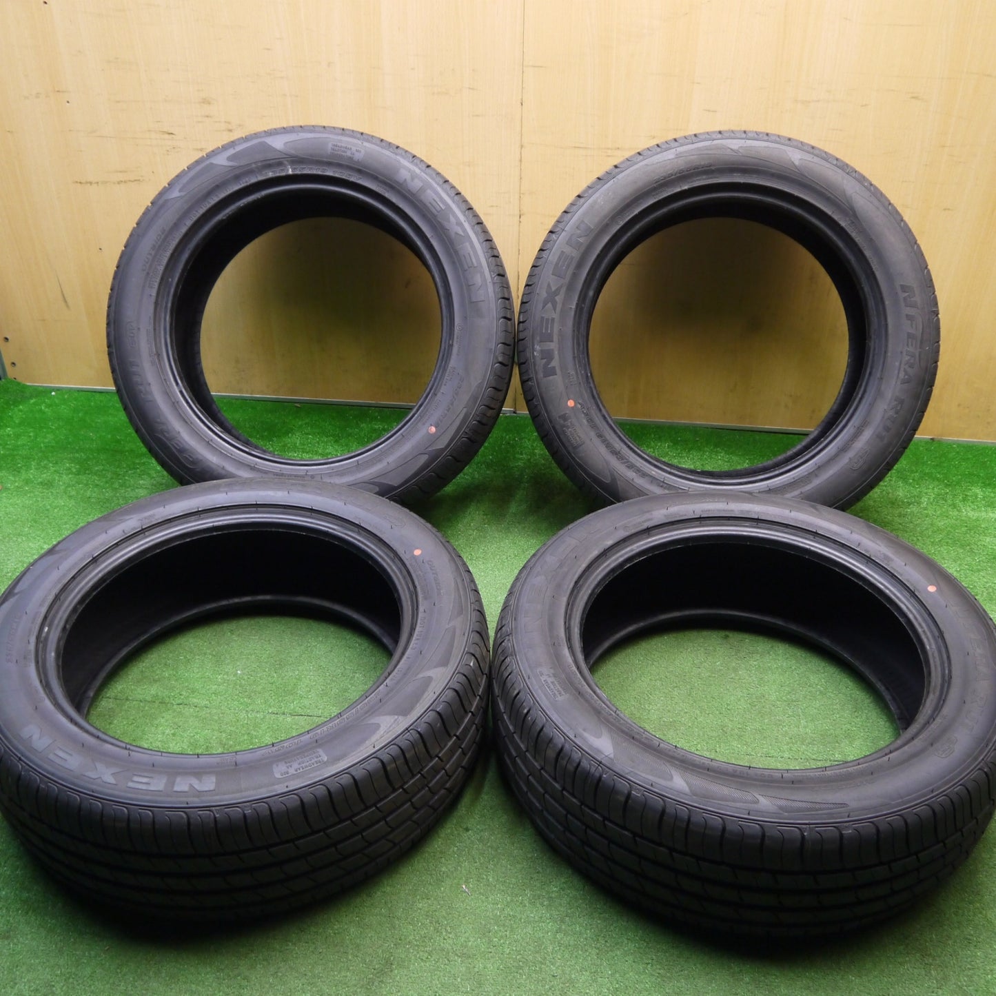 ほぼ未使用！25年★235/55R19 ネクセン N'FERA RU1 SUV タイヤ 19インチ ポルシェ マカン ベンツ GLC レクサス RX 等★5112505Hノタ