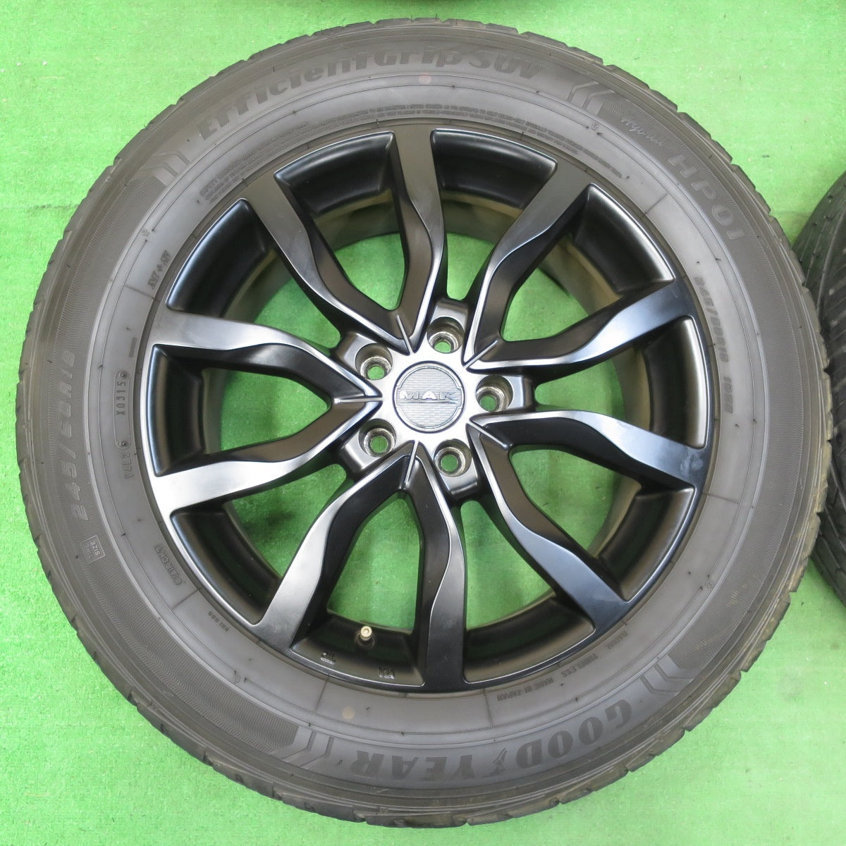 *送料無料* バリ溝！キレイ！8.5分★MAK 245/60R18 グッドイヤー EfficientGrip SUV hybrid HP01 18インチ PCD114.3/5H★4063001イノ