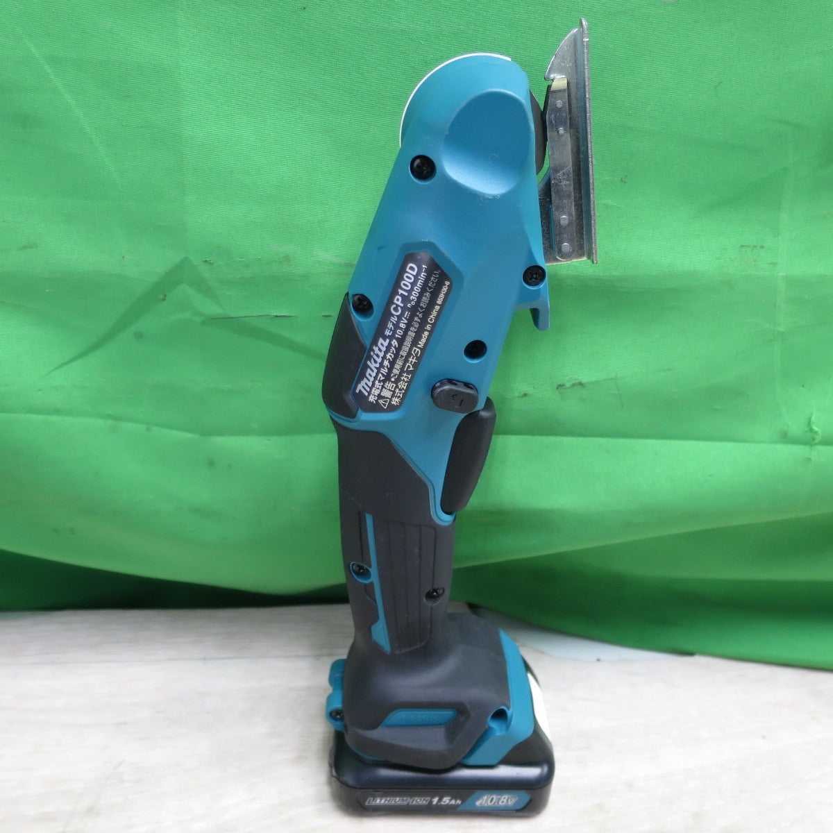[送料無料] キレイ☆makita マキタ 充電式 マルチカッター CP100D コードレス バッテリ BL1015 充電器 DC10SA 切断機 DIY 電動 工具☆