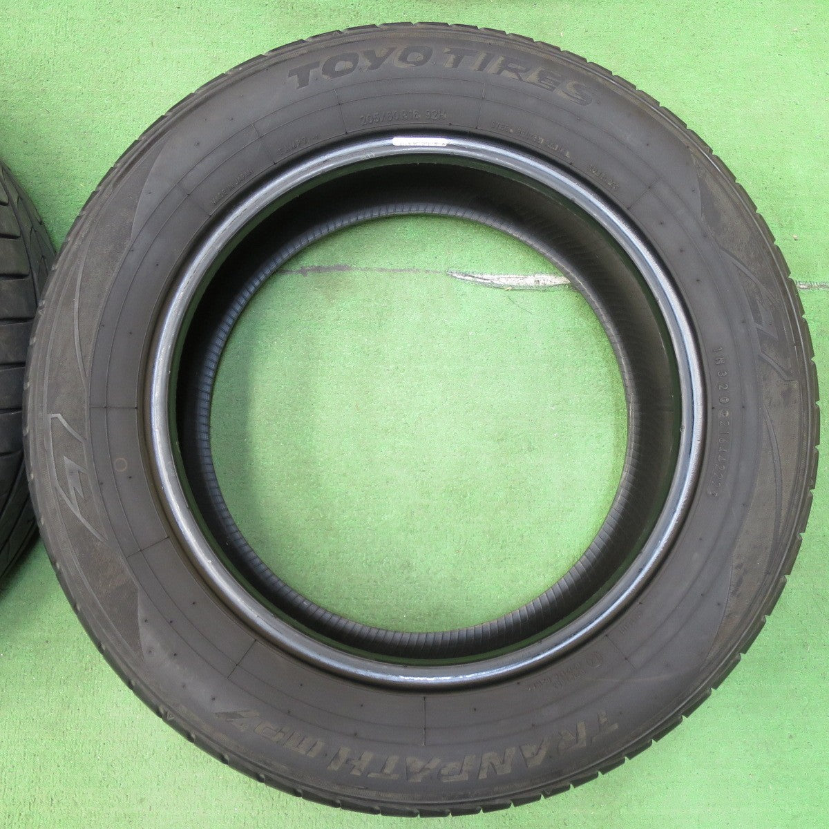 [送料無料] バリ溝！22年！9分★205/60R16 トーヨー トランパス MP7 タイヤ 16インチ ノア ヴォクシー プリウスα ステップワゴン 等★5011501イノタ