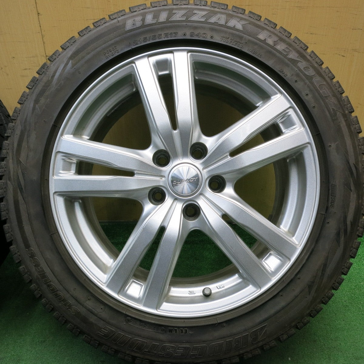 キレイ★スタッドレス 215/55R17 ブリヂストン ブリザック REVO GZ DUFACT デュファクト 17インチ PCD114.3/5H★5061205AKス