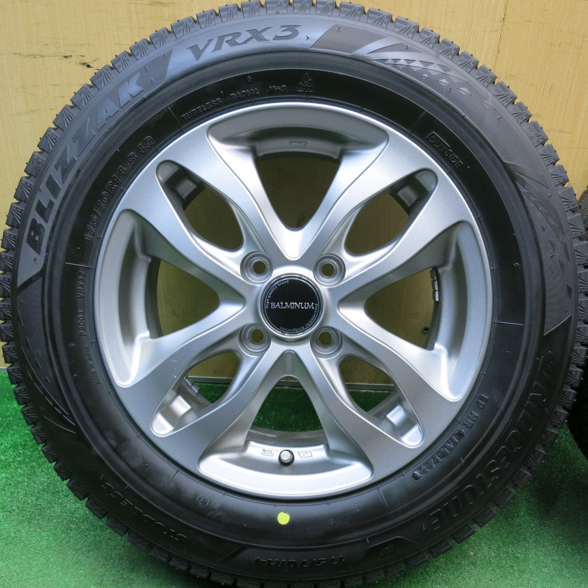 バリ溝！22年！キレイ！ほぼ10分★スタッドレス 175/70R14 ブリヂストン ブリザック VRX3 BALMINUM DS-M バルミナ 14インチ PCD100/4H★6031505HAス