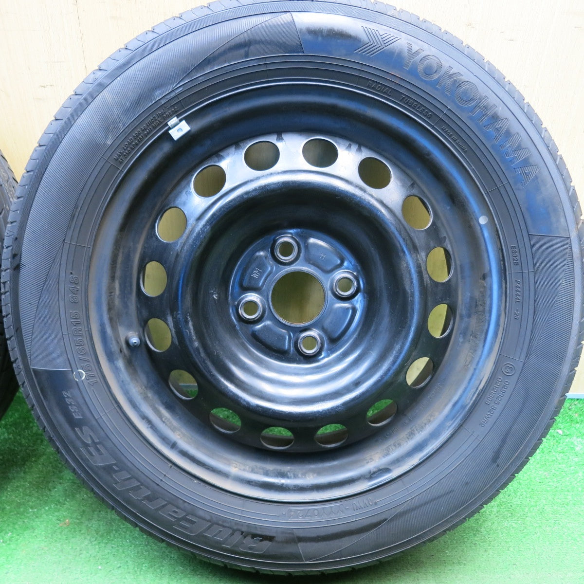 4本価格！24年◎175/65R15 ヨコハマ BluEarth-ES ES32 スチール ホイール ブルーアース 15インチ PCD100/4H◎6090605HAノ