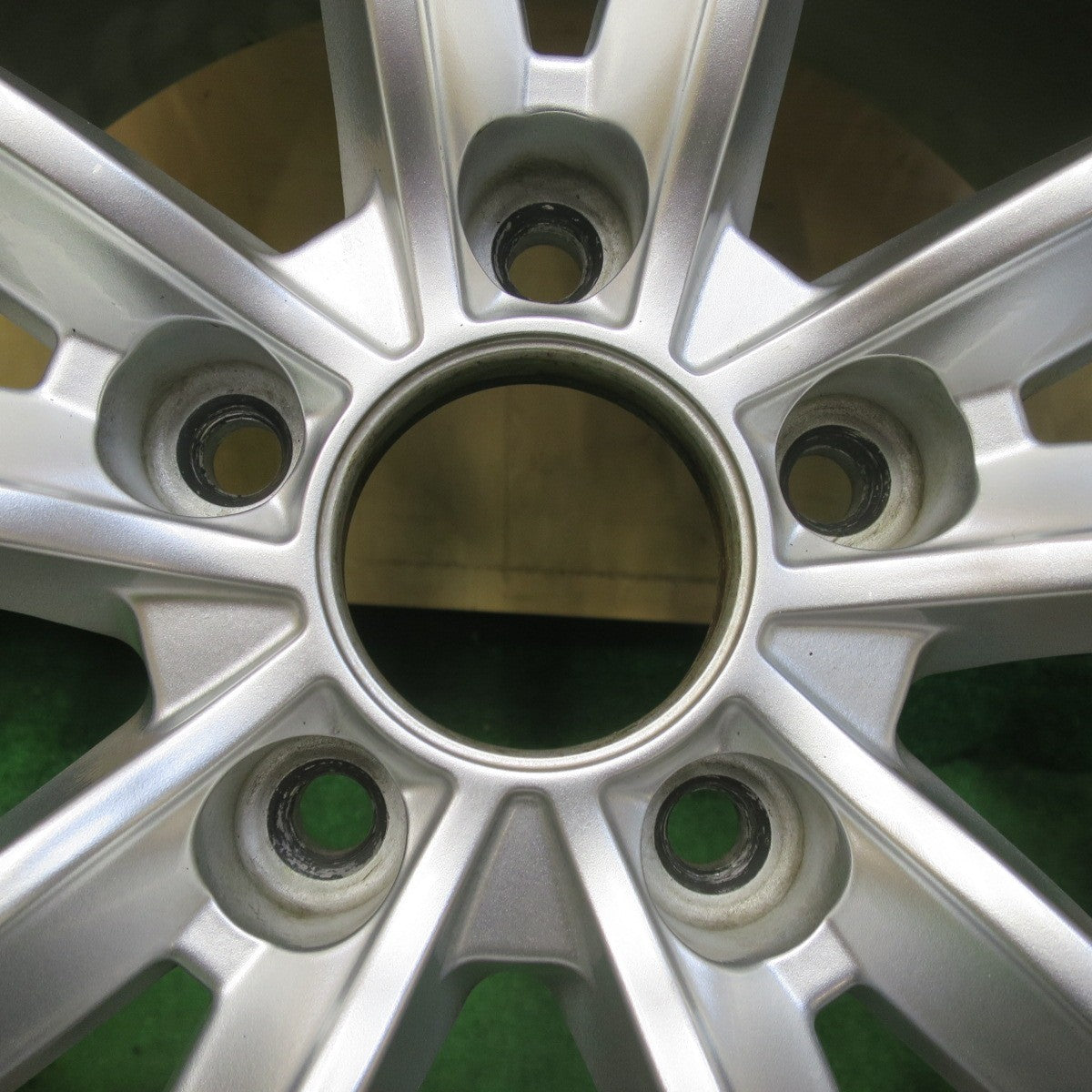 バリ溝！22年！9.5分★BMW 等 AGA TAS WELT 225/45R18 スタッドレス ミシュラン X-ICE SNOW 18インチ ヴェルト PCD120/5H★5061804イス