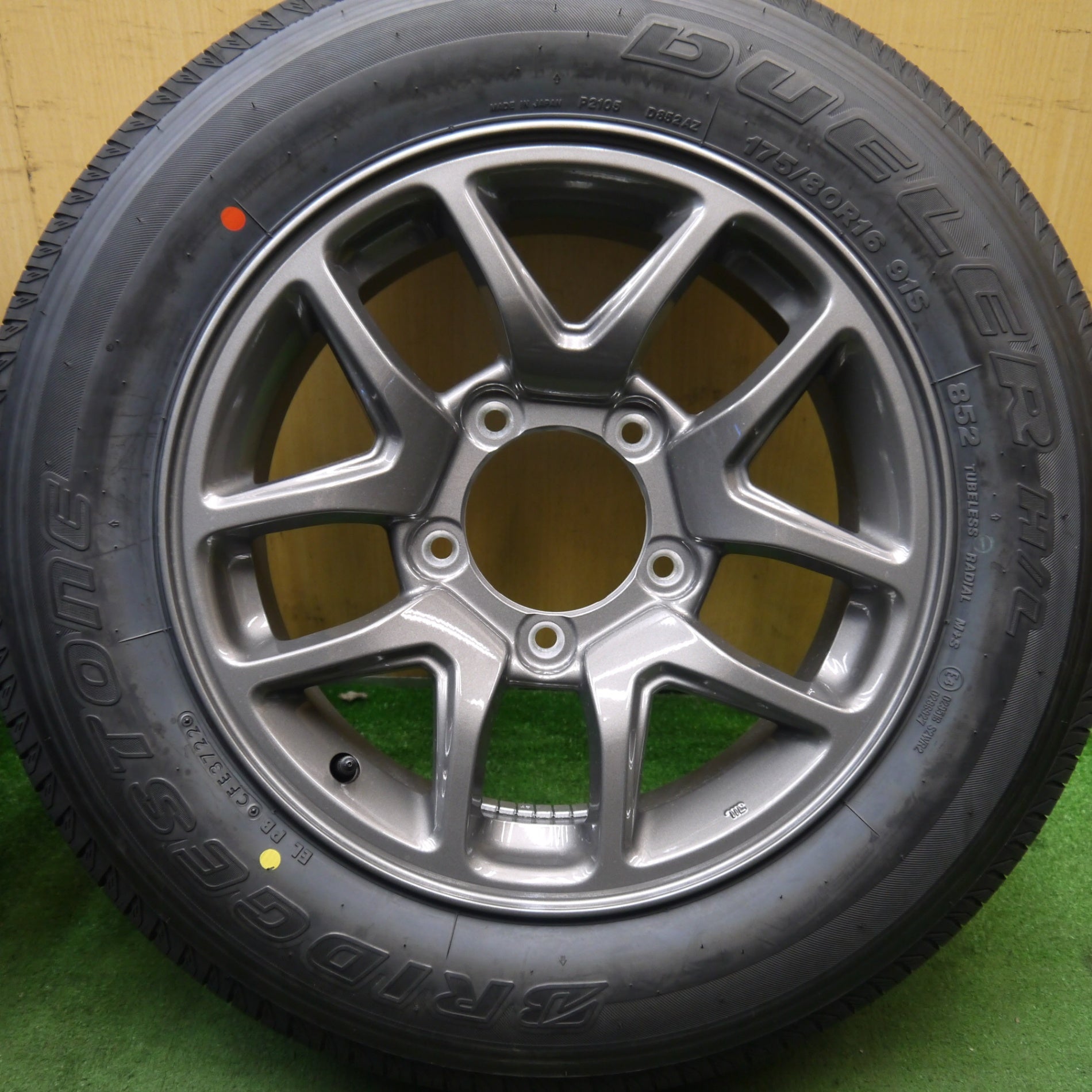 新車外し！22年☆スズキ JB64 ジムニー 純正 175/80R16