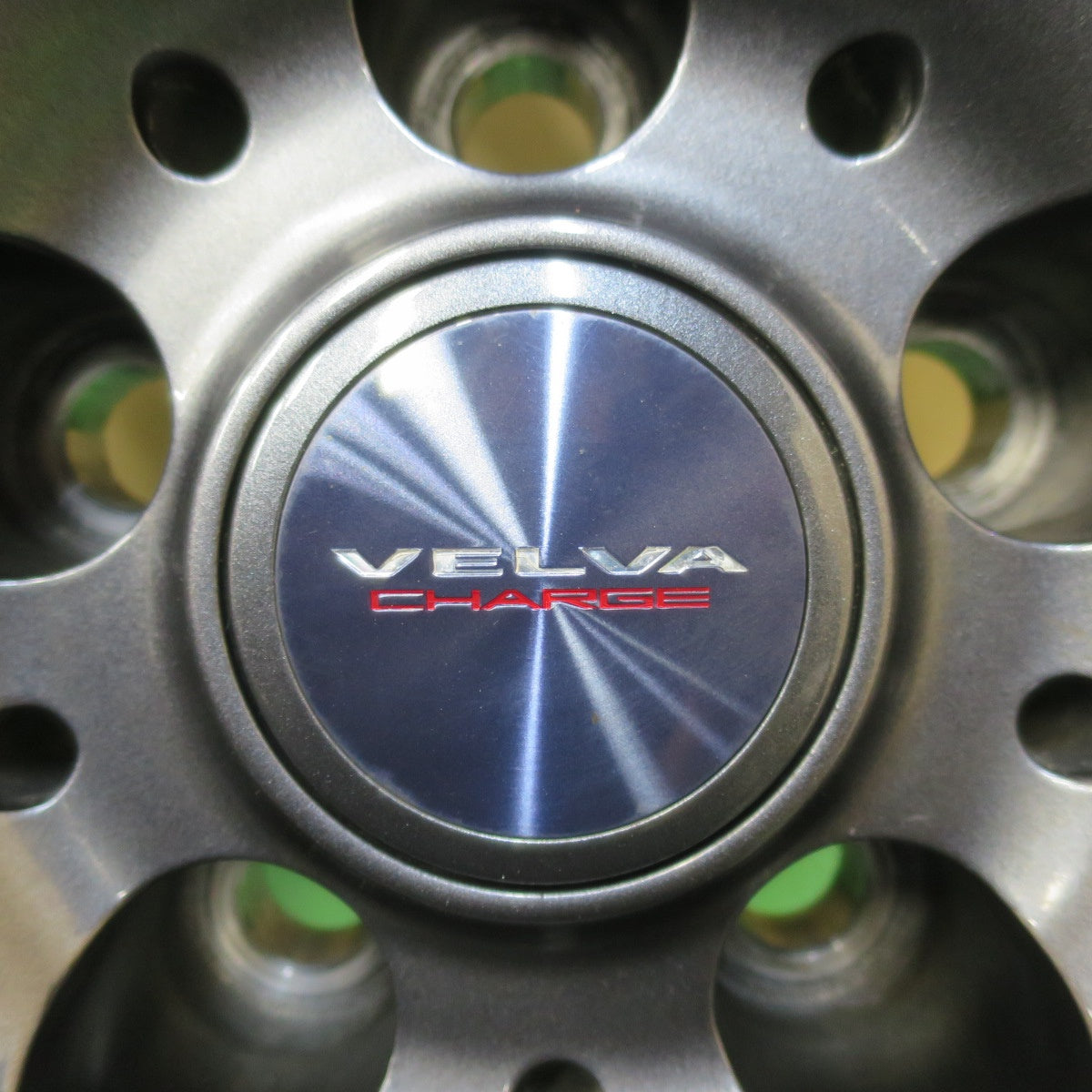 バリ溝！23年！キレイ！9.5分以上★スタッドレス 235/55R18 ヨコハマ アイスガード G075 VELVA CHARGE ヴェルヴァ 18インチ PCD114.3/5H★5040902イス