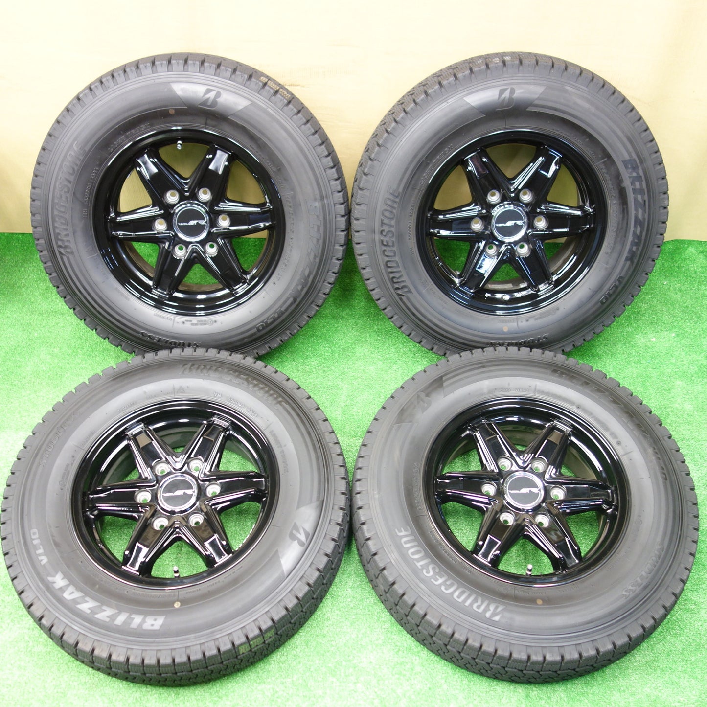 超バリ溝！24年！キレイ！ほぼ10分★スタッドレス 195/80R15 107/105N ブリヂストン ブリザック VL10 REMUZEN レミューゼン 15インチ PCD139.7/6H★5112703KTス