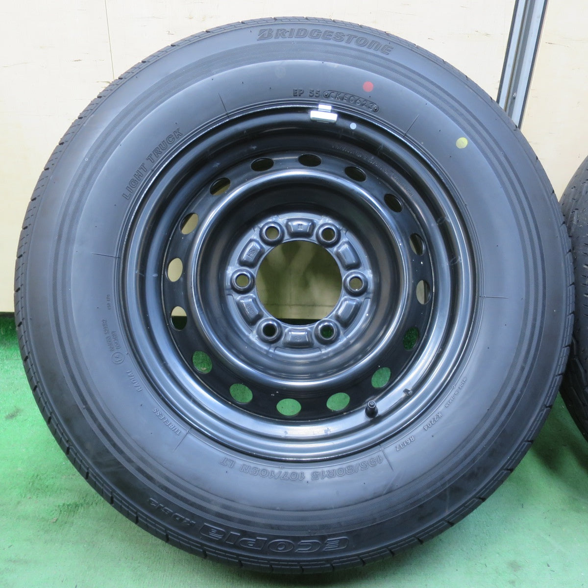 バリ溝！23年！キレイ！9.5分★トヨタ ハイエース 純正 スチール 195/80R15 107/105N ブリヂストン エコピア RD613 15インチ PCD139.7/6H★6030307イノ