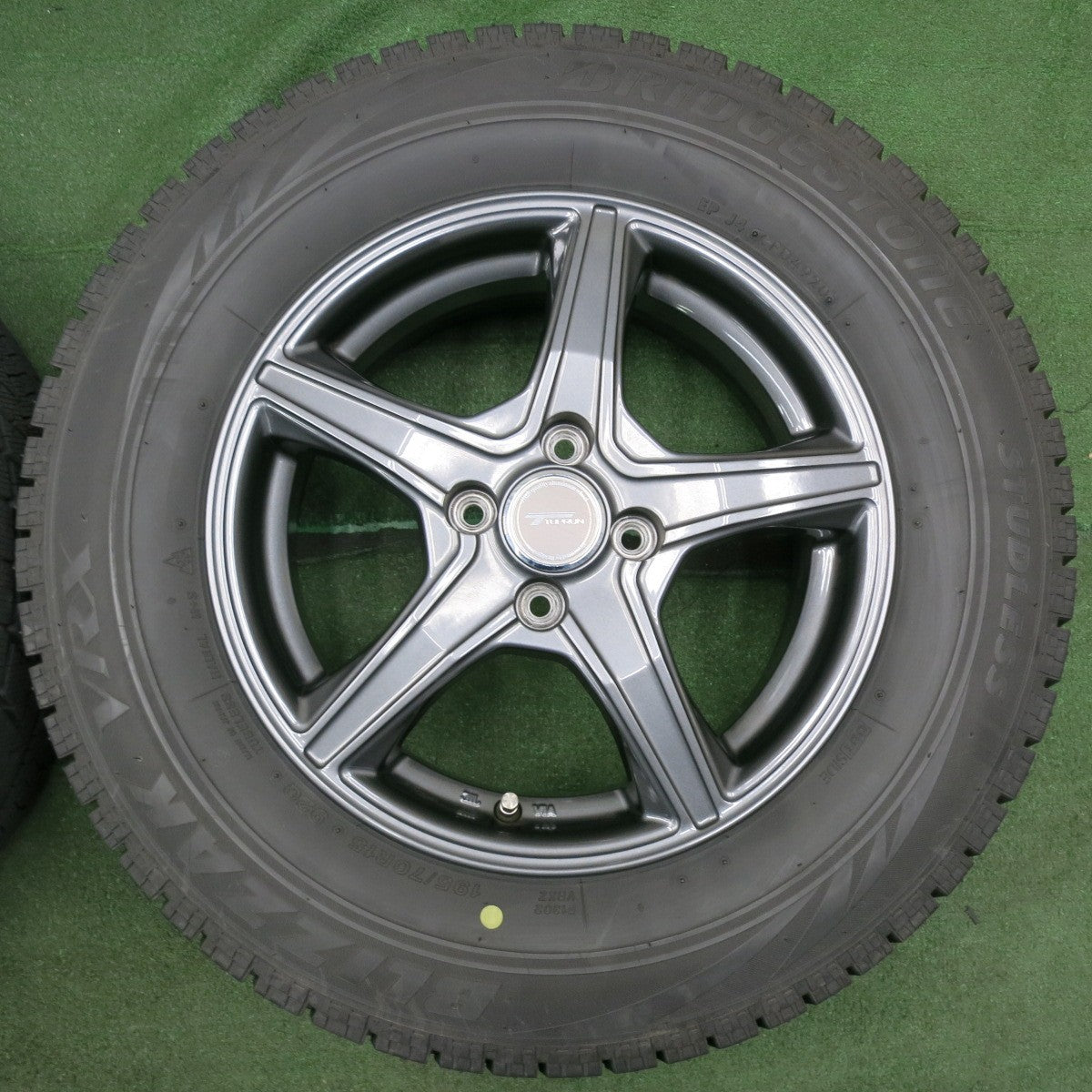 *送料無料* バリ溝！20年！キレイ！8.5分★スタッドレス 195/70R15 ブリヂストン ブリザック VRX TOPRUN トップラン 15インチ PCD100/4H★4061802NJス