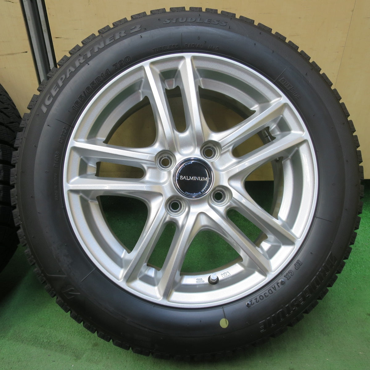 バリ溝！22年！キレイ！9分★スタッドレス 165/65R14 ブリヂストン アイスパートナー2 BALMINUM SR5 バルミナ 14インチ PCD100/4H★5121302イス