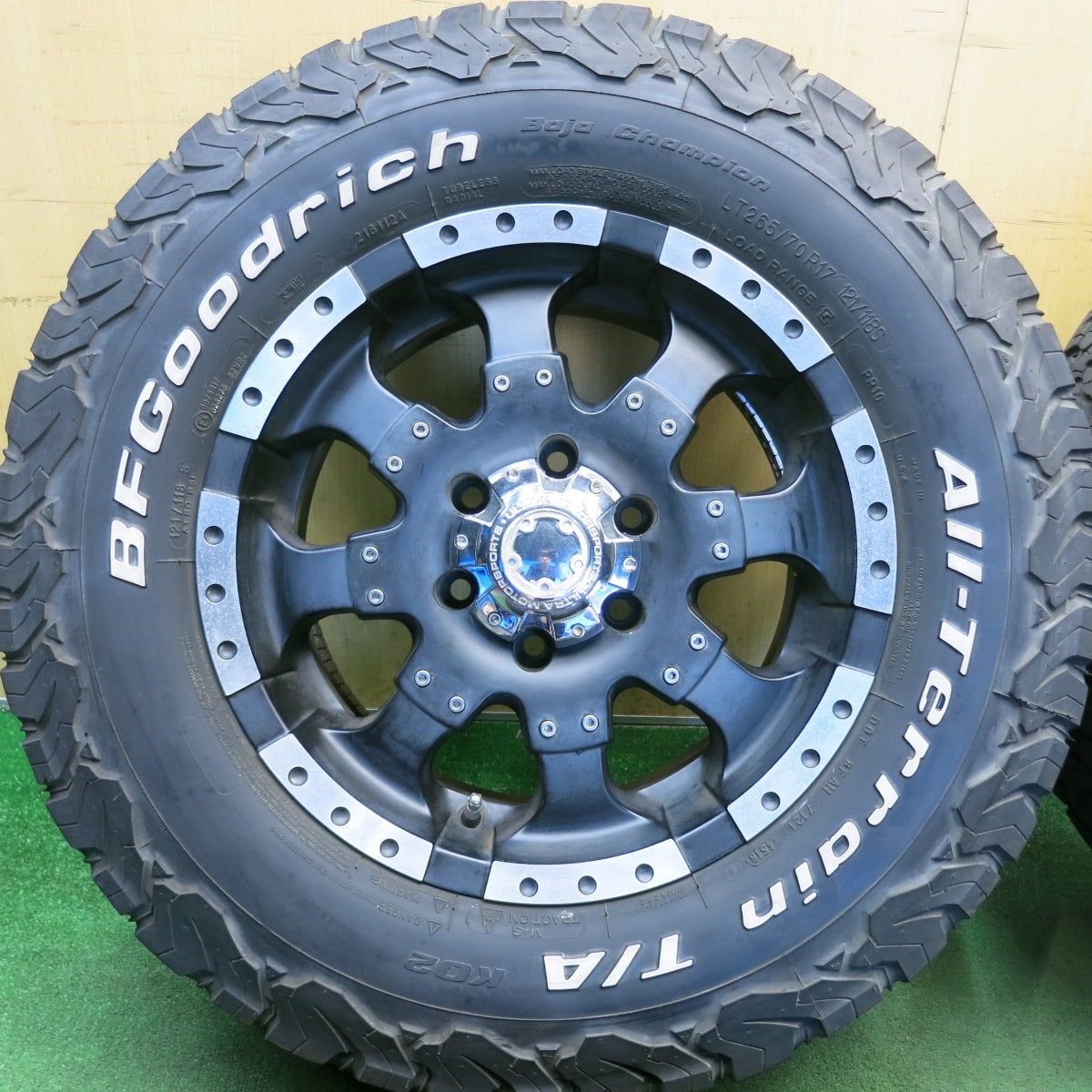 4本価格★265/70R17 121/118S BFグッドリッチ All-Terrain T/A KO2 ULTRA MOTORSPORTS ウルトラモータースポーツ 17インチ PCD139.7/6H★6053108HAノ