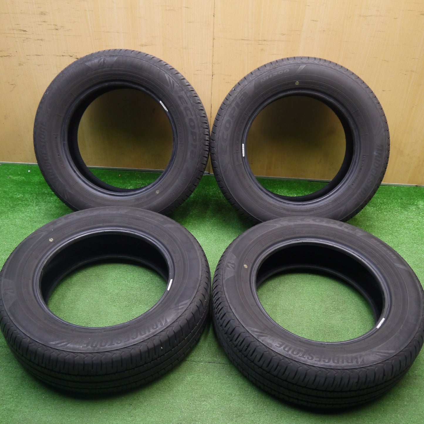 バリ溝！24年！9分★195/65R15 ブリヂストン エコピア NH200 タイヤ 15インチ プリウス ノア ヴォクシー セレナ 等★5122202Hノタ