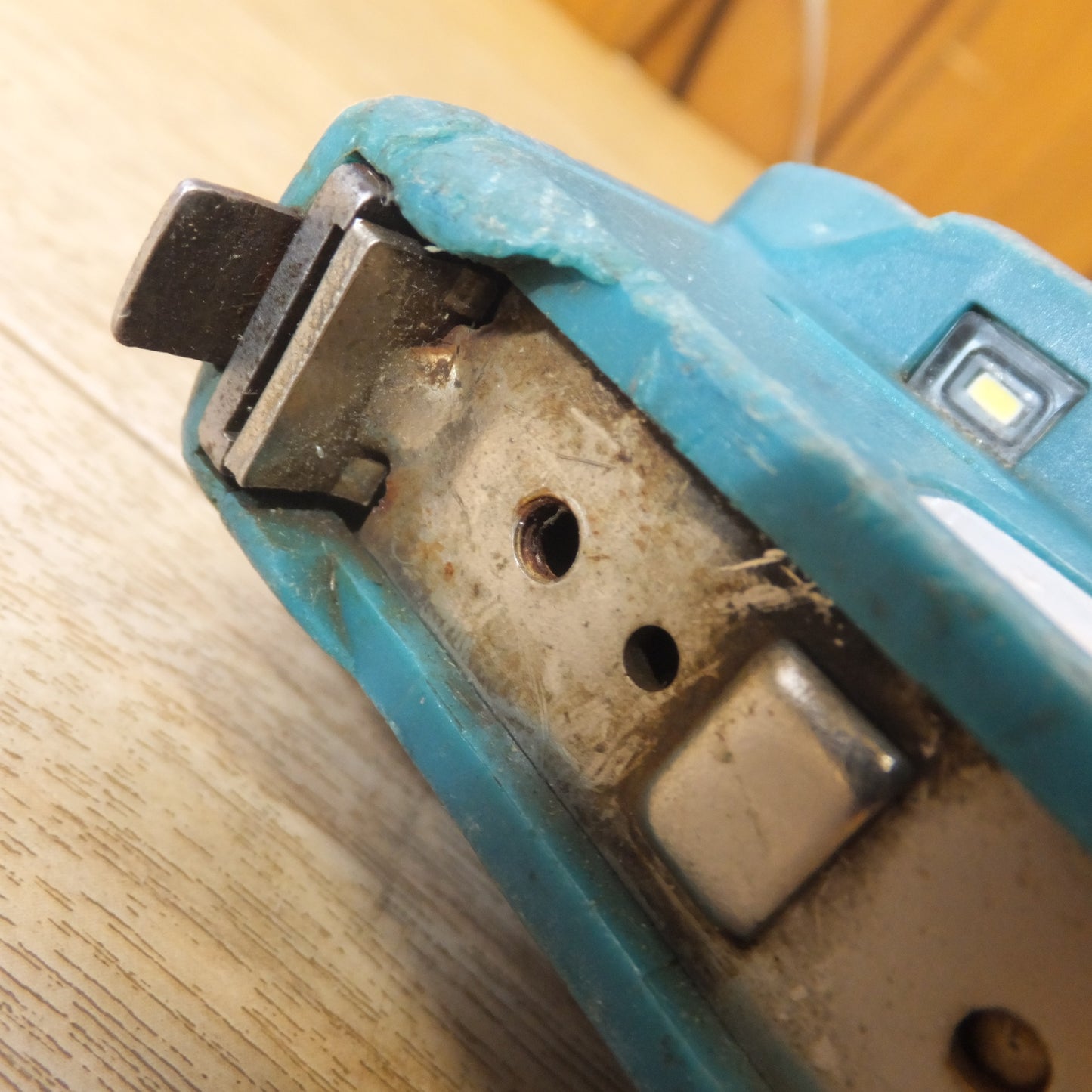 [送料無料] ★マキタ makita 充電式タッカ ST113D 10.8V 本体のみ★