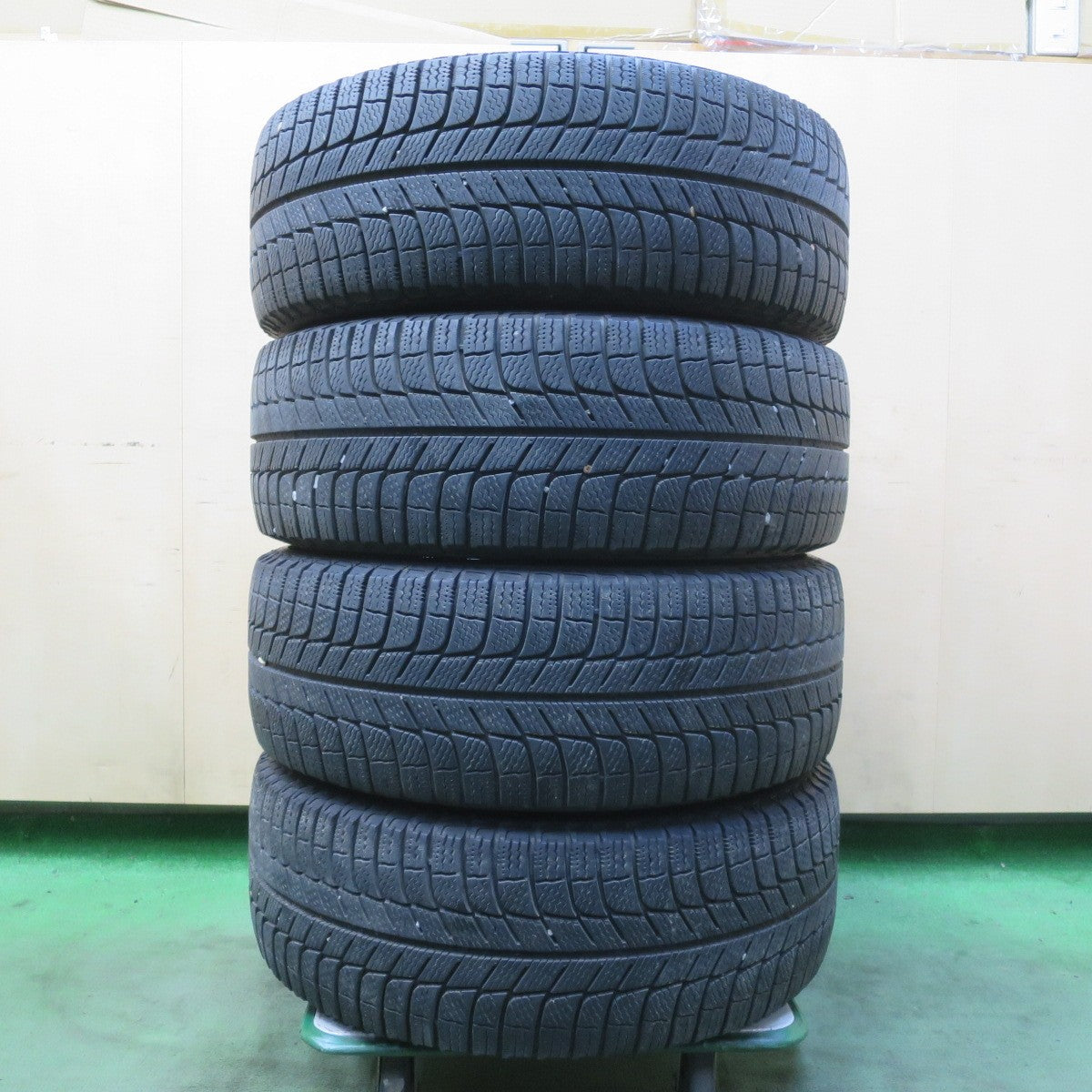 4本価格◎トヨタ 50系 プリウス ツーリング 純正 215/45R17 スタッドレス ミシュラン X-ICE XI3 17インチ PCD100/5H◎6061206イス
