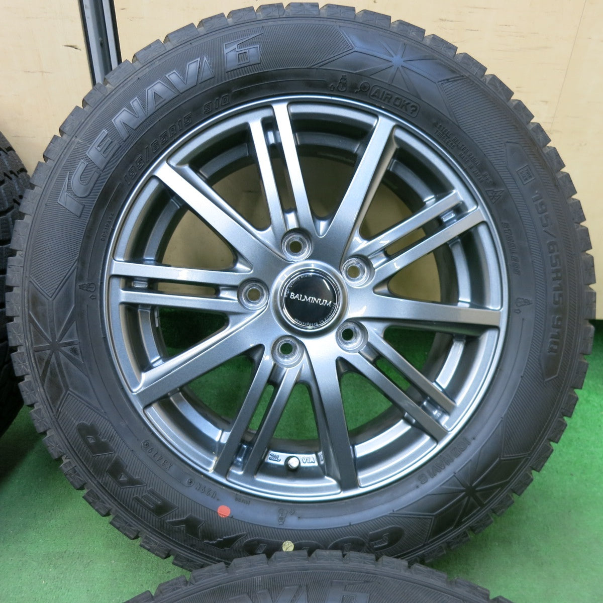 [送料無料] バリ溝！キレイ！ほぼ10分★スタッドレス 195/65R15 グッドイヤー アイスナビ6 BALMINUM バルミナ 15インチ PCD114.3/5H★4122509SYス
