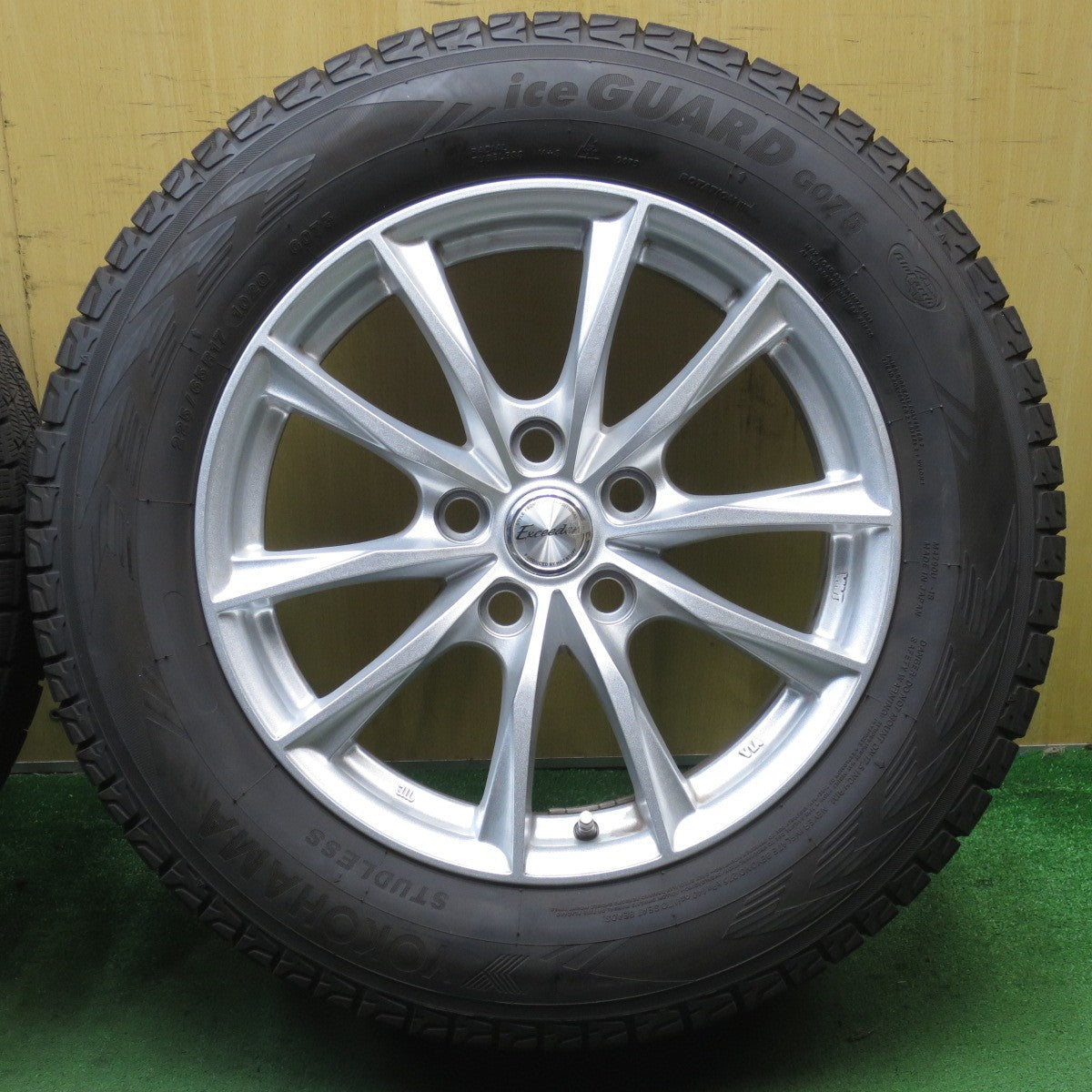 バリ溝！23年！キレイ！9.5分★40系 アルファード ヴェルファイア 等 225/65R17 スタッドレス ヨコハマ アイスガード G075 Exceeder エクシーダー PCD120/5H★5070403NJス