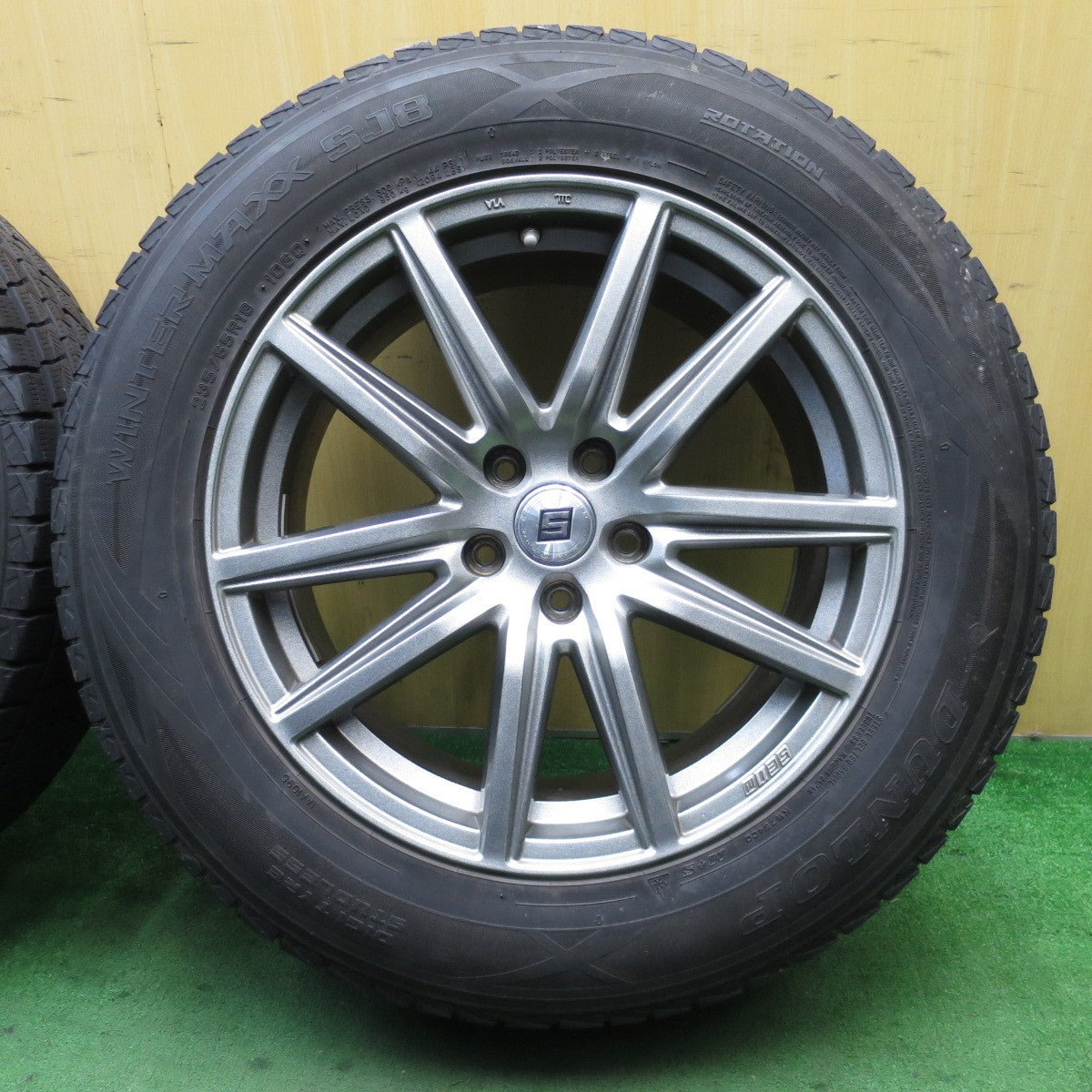 バリ溝！キレイ！9.5分★スタッドレス 235/65R18 ダンロップ ウインターマックス SJ8 SEIN ザイン 18インチ PCD114.3/5H★5052501NJス