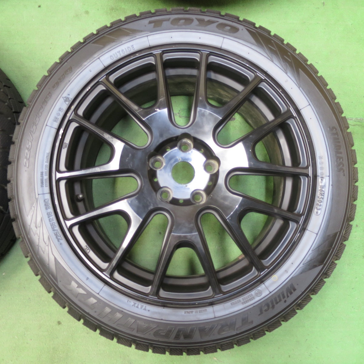 タイヤほぼ未使用！23年★スタッドレス 225/55R18 トーヨー ウインター トランパス TX MLJ IGNITE XTRACK イグナイト エクストラック 18インチ PCD114.3/5H★5060303イス