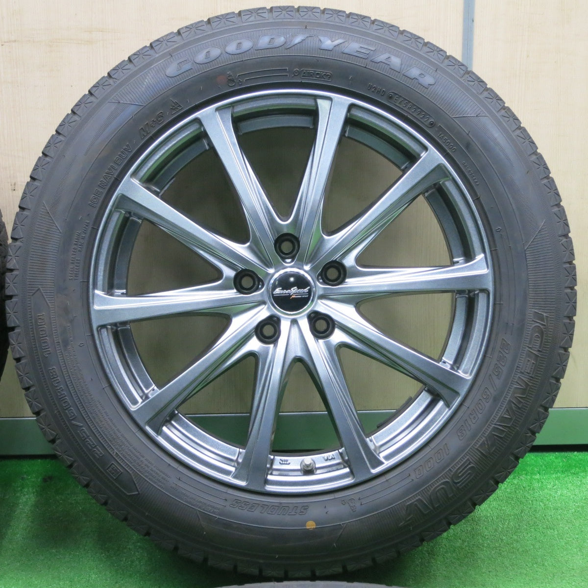 [送料無料] バリ溝！22年！綺麗！9.5分★スタッドレス 225/60R18 グッドイヤー アイスナビ SUV EuroSpeed MANARAY SPORT 18インチ PCD114.3/5H★4111203NJス