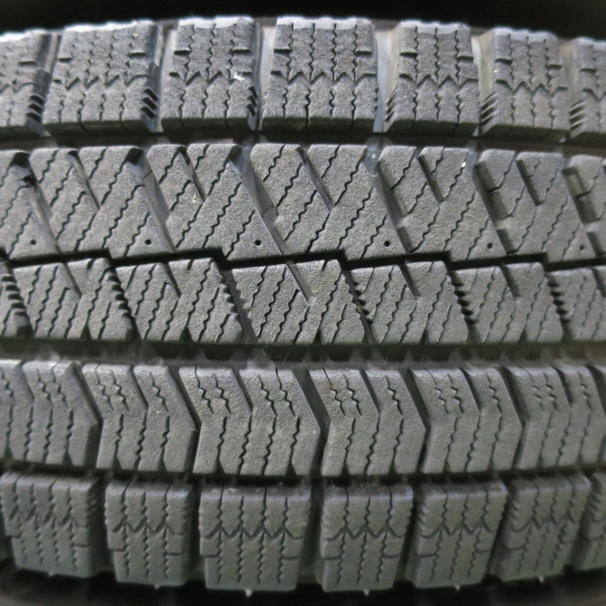 バリ溝！22年！8.5分★スタッドレス 185/70R14 ブリヂストン ブリザック VRX2 EuroMax MANARAY SPORT 14インチ PCD100/4H 5H マルチ★5011109イス