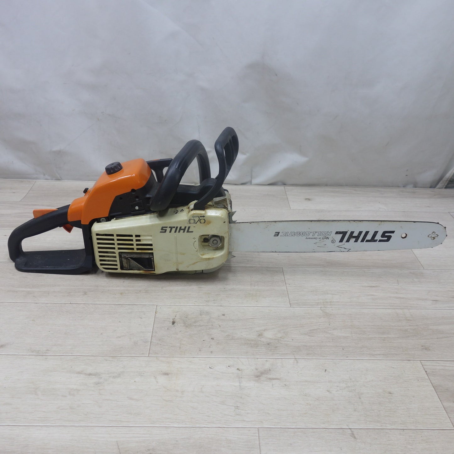 [送料無料] ◆スチール STIHL エンジン チェーンソー MS200 チェンソー 切断機 軽量◆