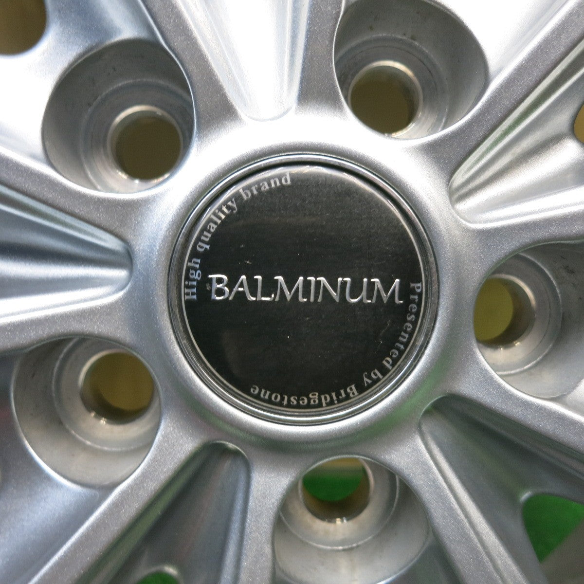 バリ溝！24年！キレイ！9.5分以上★スタッドレス 225/65R17 ブリヂストン ブリザック DM-V3 BALMINUM バルミナ 17インチ PCD114.3/5H★5120616HAス