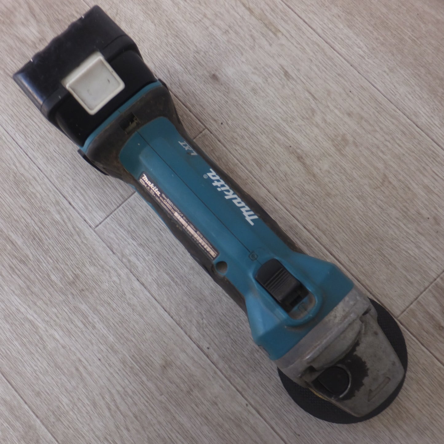 [送料無料] ジャンク★マキタ makita 100mm 充電式ディスクグラインダ GA402D　中国製 互換バッテリ BL18　セット★