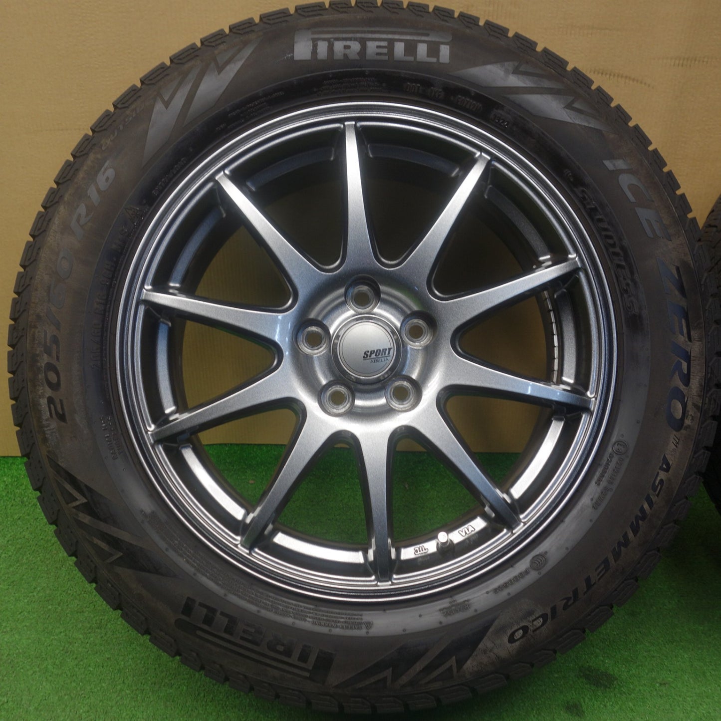 バリ溝！22年！キレイ！9.5分以上★レガシィ 等 205/60R16 スタッドレス ピレリ アイスゼロ アシンメトリコ SPORT ABELIA スポルト アベリア 16インチ PCD100/5H★6032303KTス