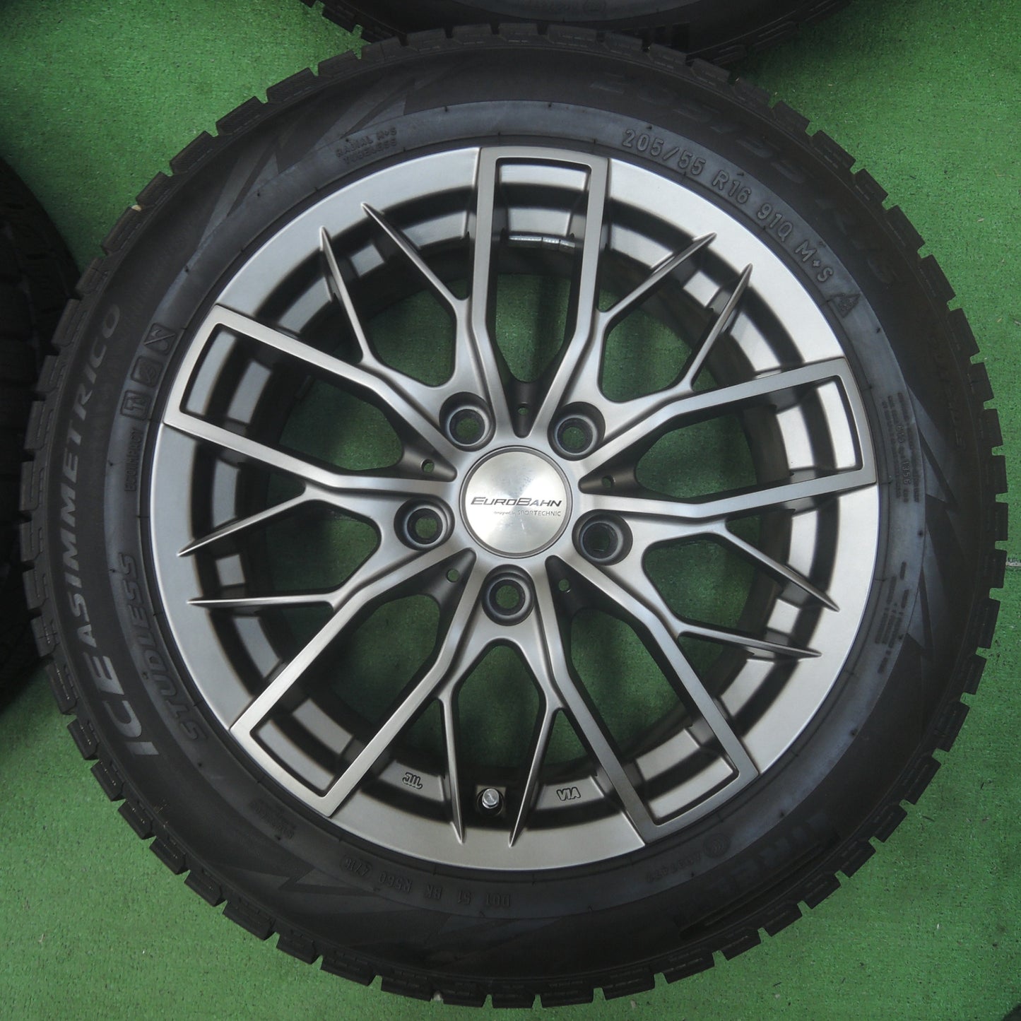 *送料無料* 超バリ溝！キレイ！ほぼ10分★BMW 等 EUROBAHN SPORTECHNIC 205/55R16 スタッドレス ピレリ アイスアシンメトリコ スポーツテクニック PCD120/5H★4071605SYス