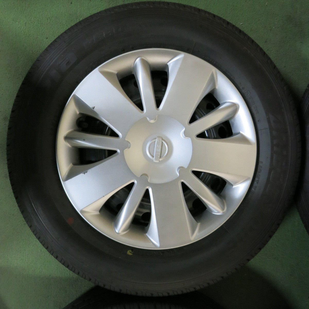 新車外し！24年★日産 NV200 バネット 純正 スチール 165/80R14 91/90N ブリヂストン エコピア R680 14インチ PCD114.3/4H★5071113SYノ