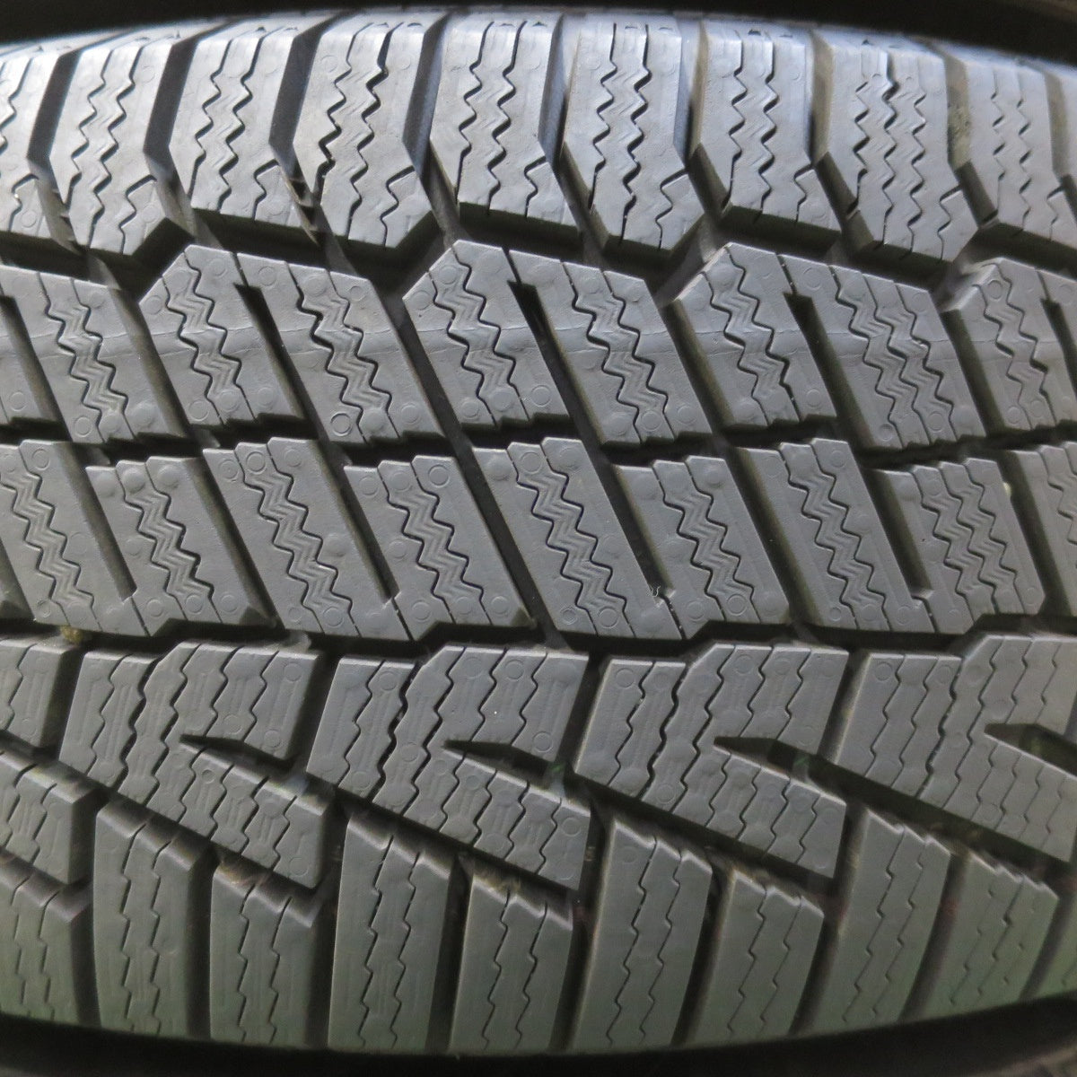 バリ溝！25年！キレイ！ほぼ10分◎スタッドレス 195/65R15 コンチネンタル ノースコンタクト NC6 VELVA WONDER ヴェルヴァ ワンダー 15インチ PCD114.3/5H◎6062409イス