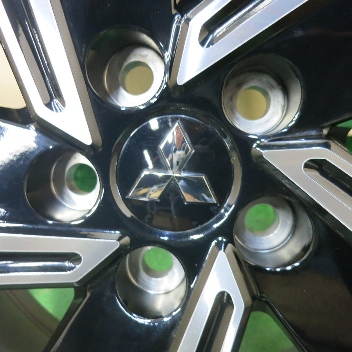 【中古】三菱エクリプスクロス　純正ホイール4本　 MITSUBISHI ミツビシ エクリプスクロス G純正 4本 ホイール 7J-18