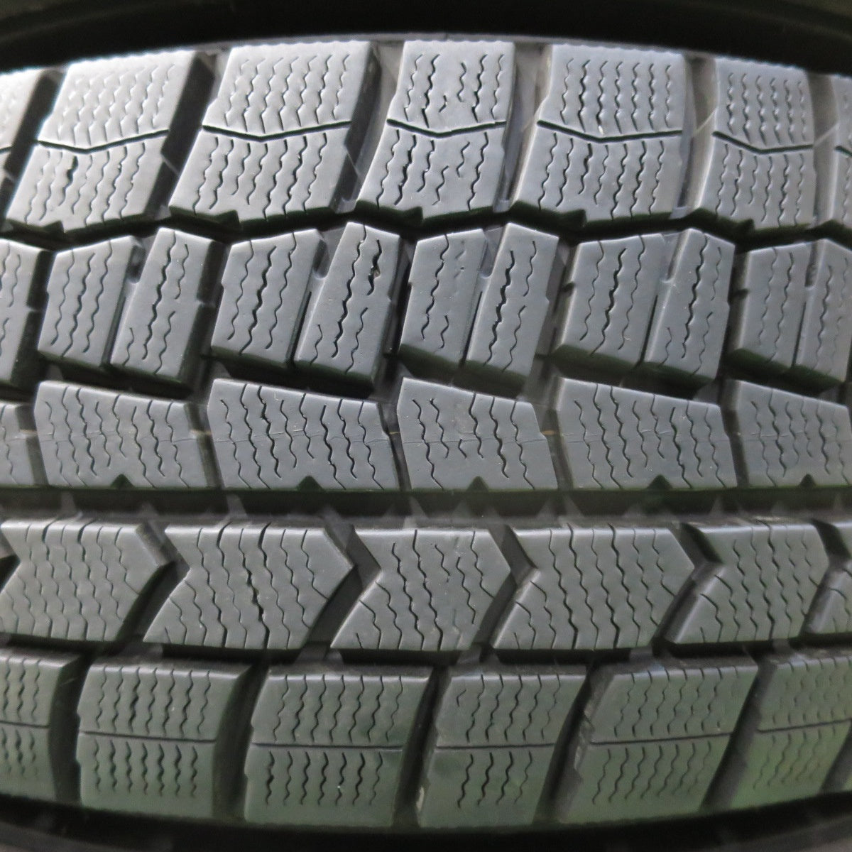 [送料無料] バリ溝！22年！キレイ！9.5分★スタッドレス 195/65R15 ダンロップ ウインターマックス WM02 Exceeder エクシーダー 15インチ PCD114.3/5H★4112913イス