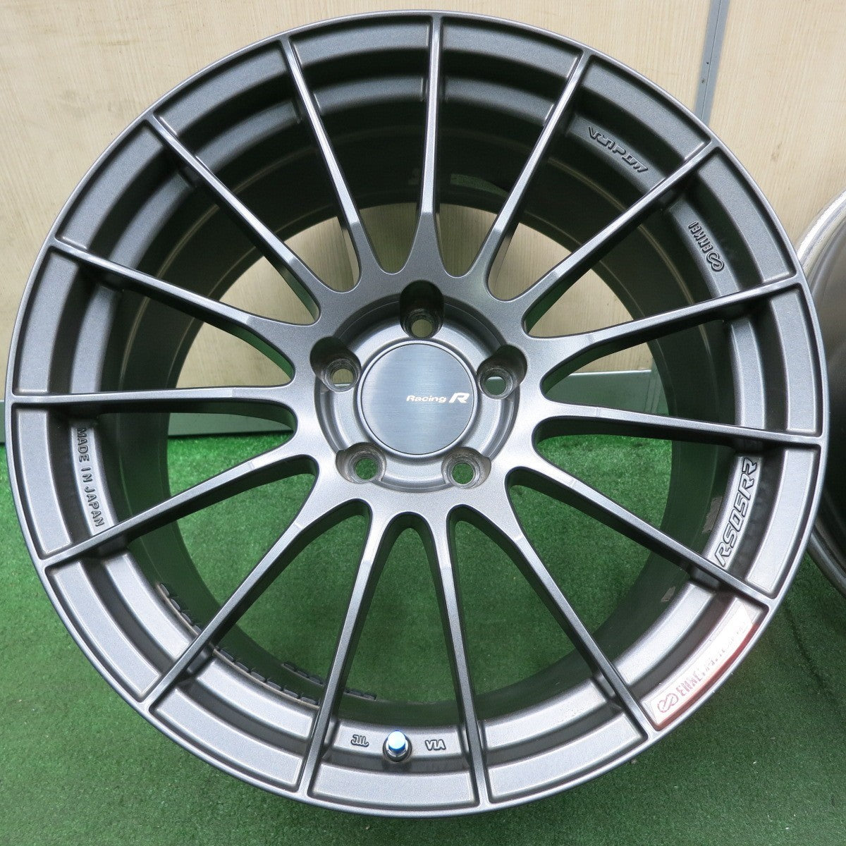 送料無料* キレイ☆Racing R ENKEI RS05RR ホイール 18インチ 18×9J
