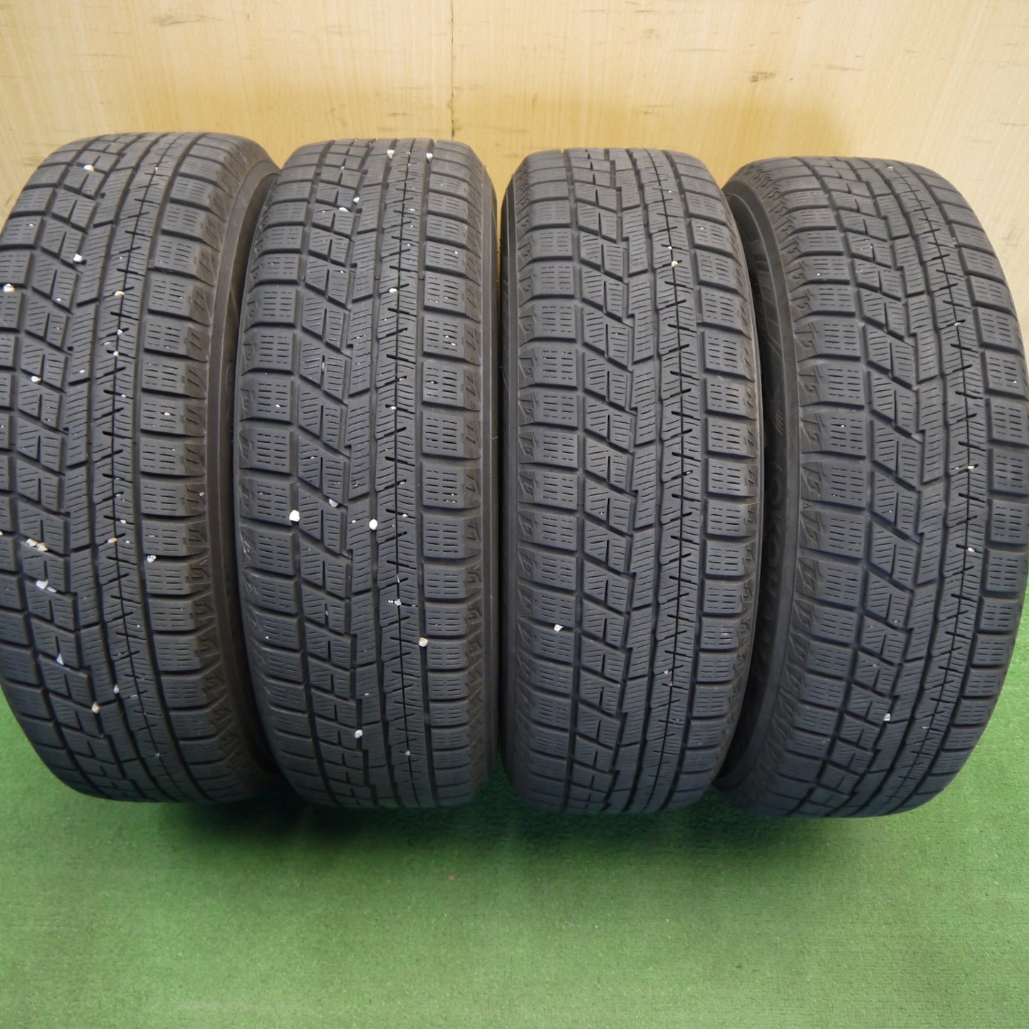 バリ溝！22年！キレイ！8.5分★スタッドレス 175/65R14 ヨコハマ アイスガード iG60 VELVA TESALIA ヴェルヴァ テサリア 14インチ PCD100/4H★6041701Hス