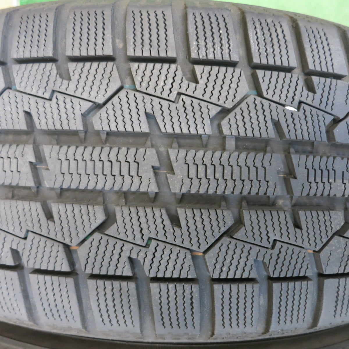 バリ溝！23年！9.5分★スタッドレス 205/60R16 トーヨー オブザーブ ガリット GIZ ravrion ラブリオン 16インチ PCD114.3/5H★6052305HAス