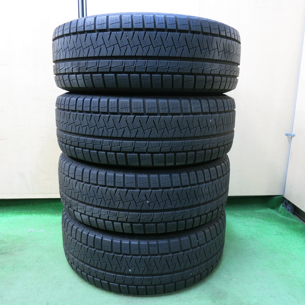 [送料無料] バリ溝！21年！キレイ！9.5分以上★スタッドレス 235/55R19 ピレリ アイスアシンメトリコ VELVA SPORTZ ヴェルヴァ 19インチ PCD114.3/5H★4122711SYス