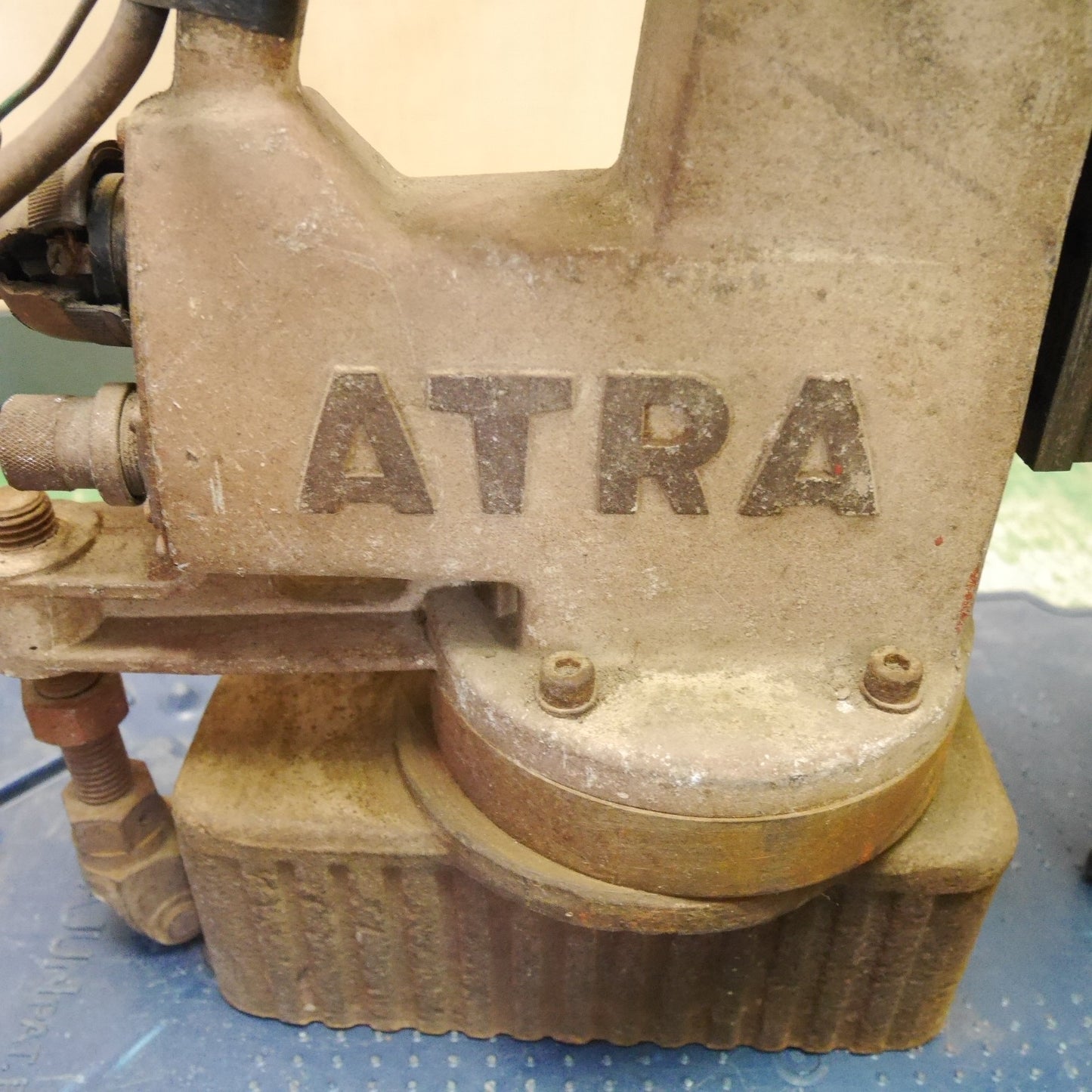 【岐阜発 直接引取限定】☆日東工器 ATRA MASTER 磁気ボール盤 M-250 アトラマスター 電動 工具 200V 穴あけ 加工 現状品☆