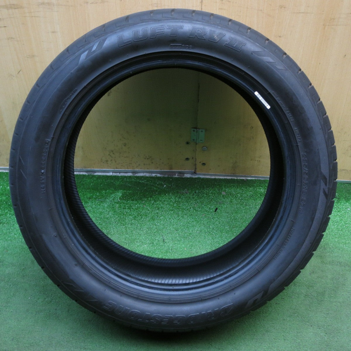 バリ溝！9.5分！1本◎235/50R18 ブリヂストン LUFT RV2 タイヤ 18インチ アルファード ヴェルファイア 等◎6092103KKノタ