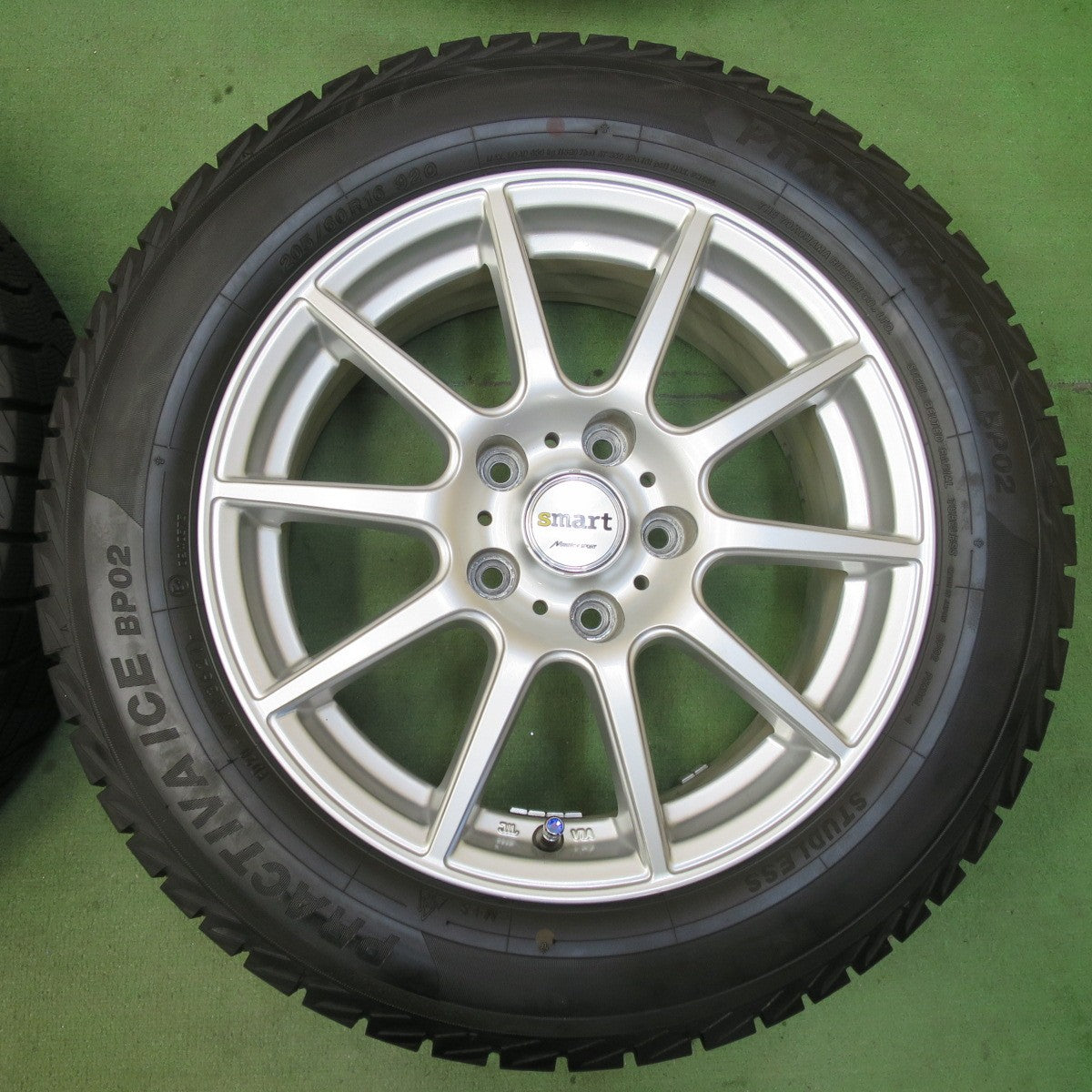 バリ溝！21年！キレイ！9.5分★スタッドレス 205/60R16 プラクティバ アイス BP02 ヨコハマ smart MANARAY SPORT スマート マナレイ 16インチ PCD114.3/5H★5112907イス