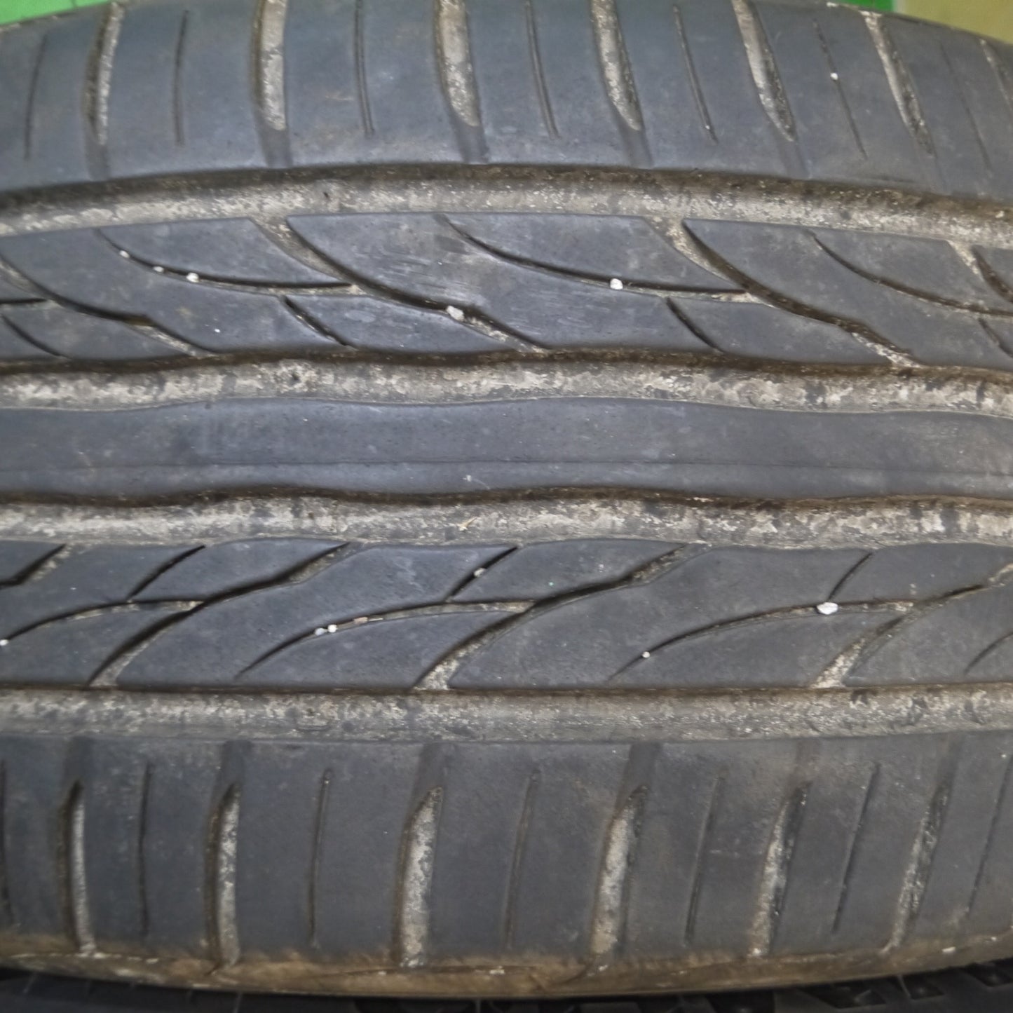 [送料無料] バリ溝！9分★235/50R18 クムホ エクスタ PS31 タイヤ 18インチ アルファード ヴェルファイア エスティマ エルグランド ハリアー等★4122504Hノタ