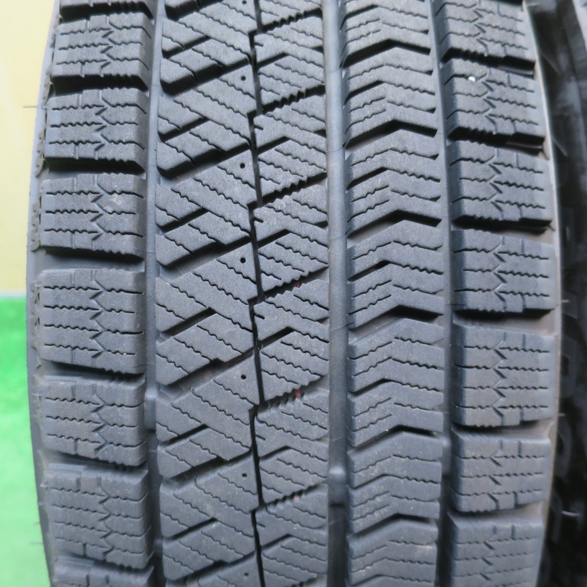 バリ溝！23年！キレイ！9分★スタッドレス 175/65R15 ブリヂストン ブリザック VRX2 BALMINUM BR10 バルミナ 15インチ PCD100/4H★6032907NJス