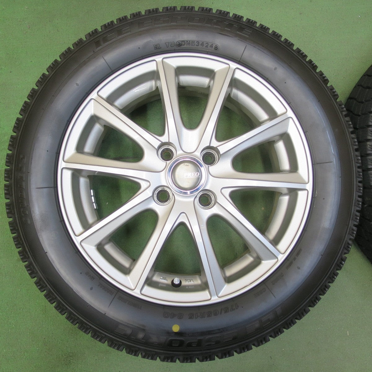 超バリ溝！24年！キレイ！ほぼ10分★スタッドレス 175/65R15 アイスエスポルテ PREO プレオ 15インチ PCD100/4H★5110812イス