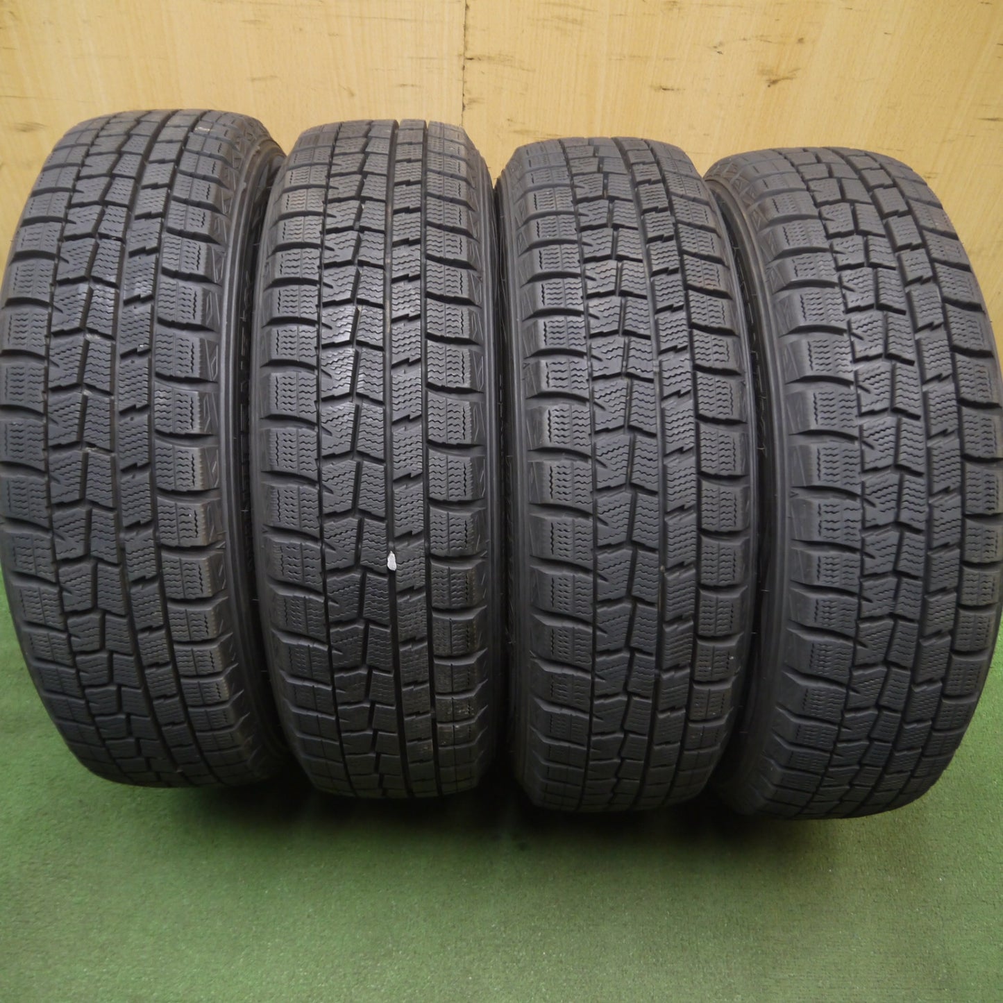 *送料無料* バリ溝！キレイ！9.5分以上★スタッドレス 165/65R14 ダンロップ ウインターマックス WM01 SIBILLA NEXT β-12 シビラ PCD100/4H★4060702Hス