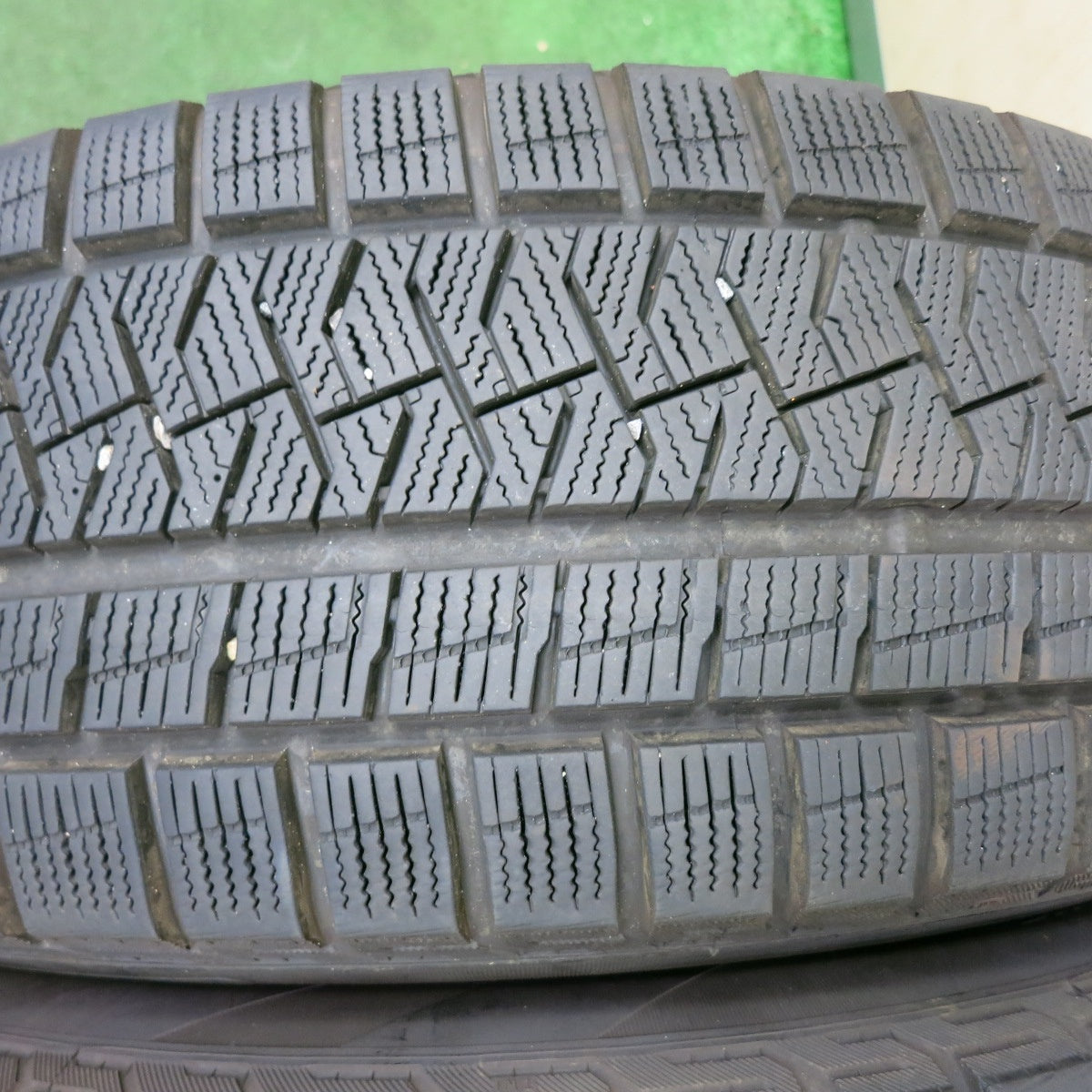 *送料無料* バリ溝！21年！キレイ！9.5分★ベンツ Aクラス W177 純正 205/60R16 スタッドレス ピレリ アイスアシンメトリコ プラス PCD112/5H★4063001NJス